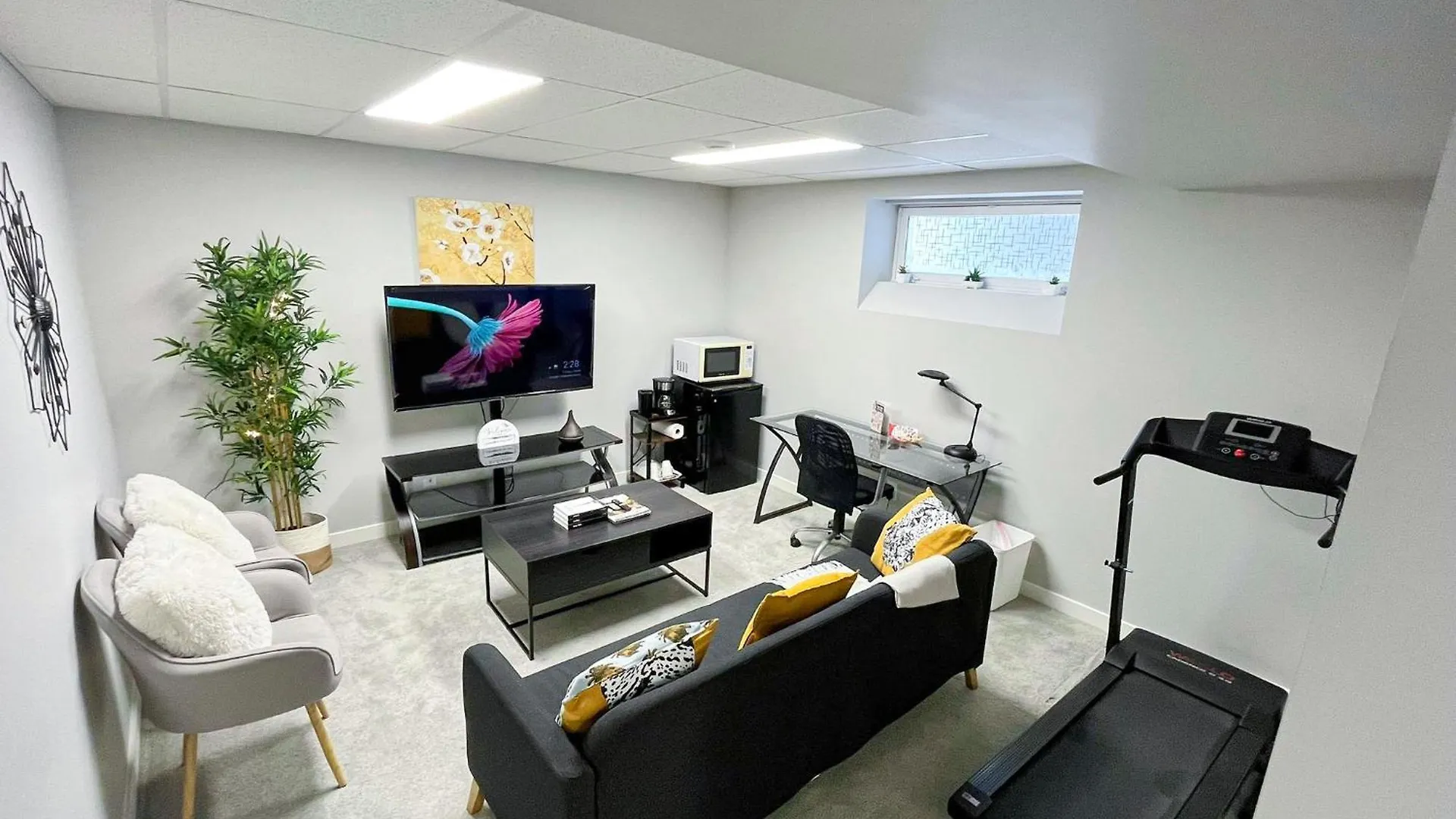 Stylish Basement Suite With Modern Comforts Winnipeg 0*,  Canada